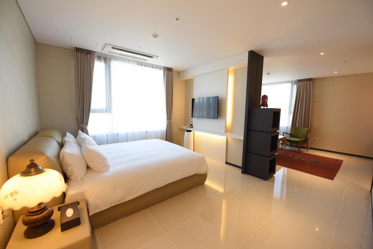 Geoje Artnouveau Suite Hotel Exteriér fotografie